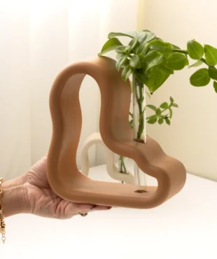 قالب سیلیکونی گلجای دفرمه ساختهشده توسط مجموعه اهرا دکوراتیو