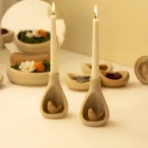 قالب سیلیکونی شمعدان دفرمه قالب سیلیکونی شمعدان دفرمه ساختهشده توسط مجموعه اهرا دکوراتیو