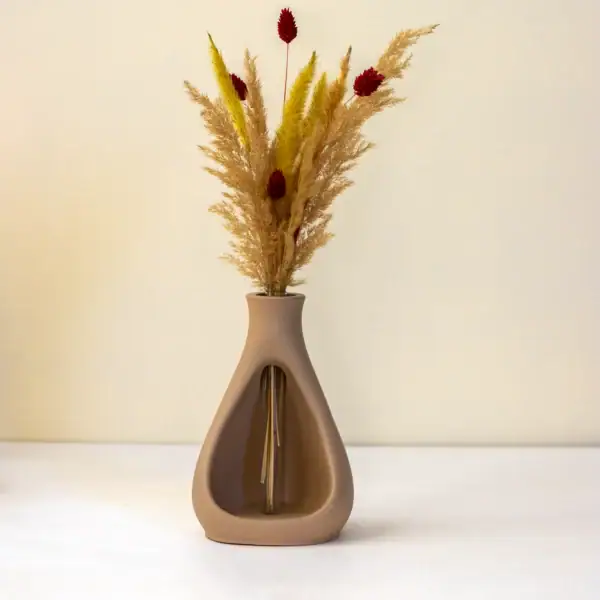 قالب سیلیکونی گلدان دفرمه قالب سیلیکونی گلدان دفرمه ساختهشده توسط مجموعه اهرا دکوراتیو