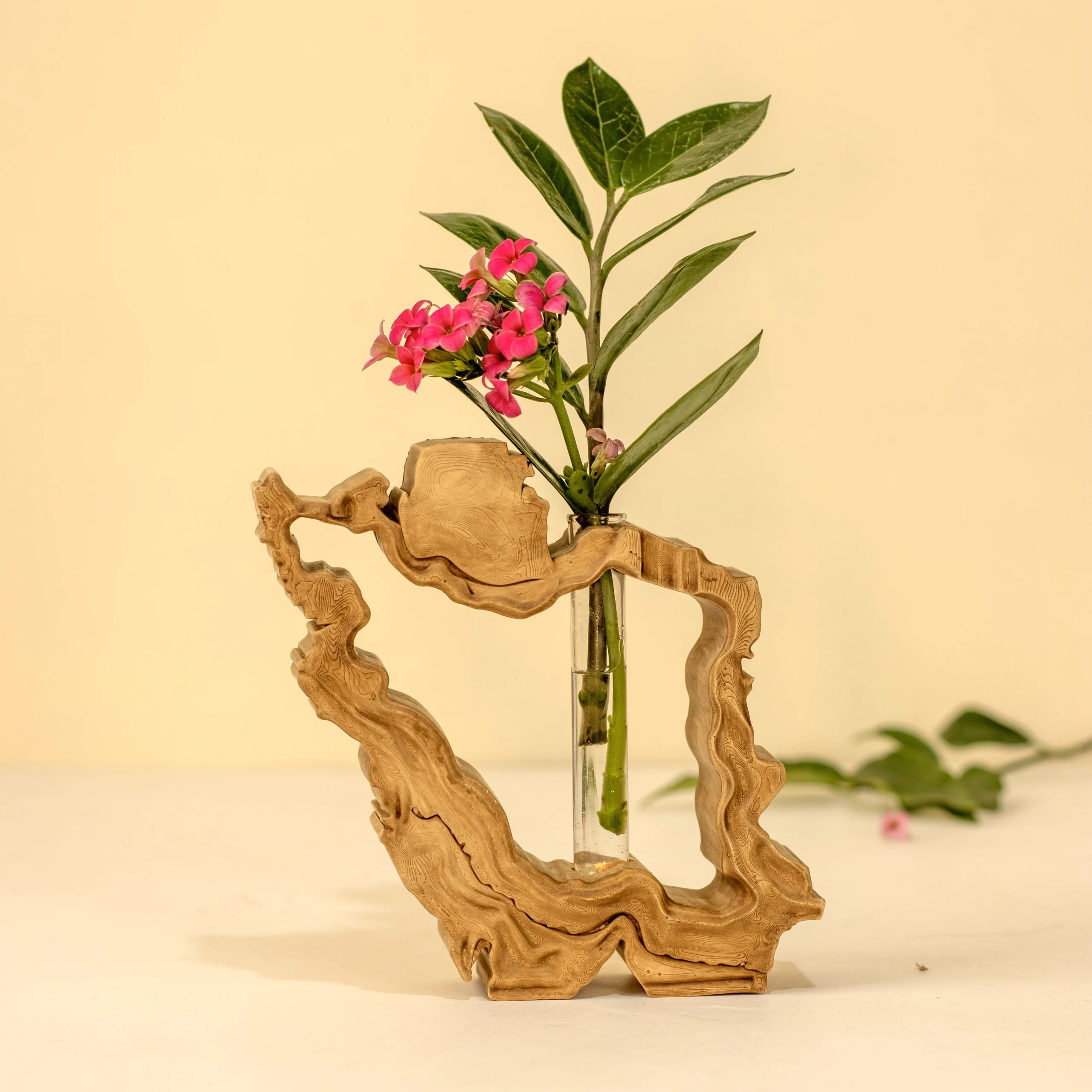 قالب سیلیکونی گلجای ایران جان ساختهشده توسط مجموعه اهرا دکوراتیو