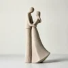 ahra-minimalist-couple-sculpture مجسمه مینیمال زوج (دو نفره) با بافت سنگی - برند اَهرا