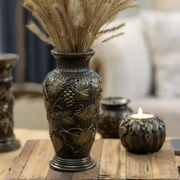 silicone-decorative-vase-grape-vine گلدان کلاسیک بلند با نقش برجسته برگ و خوشه انگور