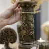 شمعدان دکوراتیو با نقش برجسته انگور و برگ